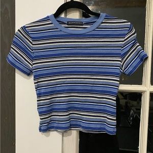Cute blue, black and white stripped cropped tee shirt ✨